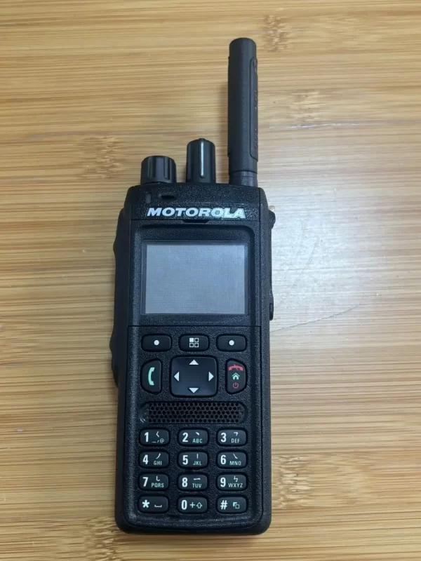 MOTOROLA MTP3250 TETRA GPS Bluetooth 350-430MHz Portable  Two way Radio