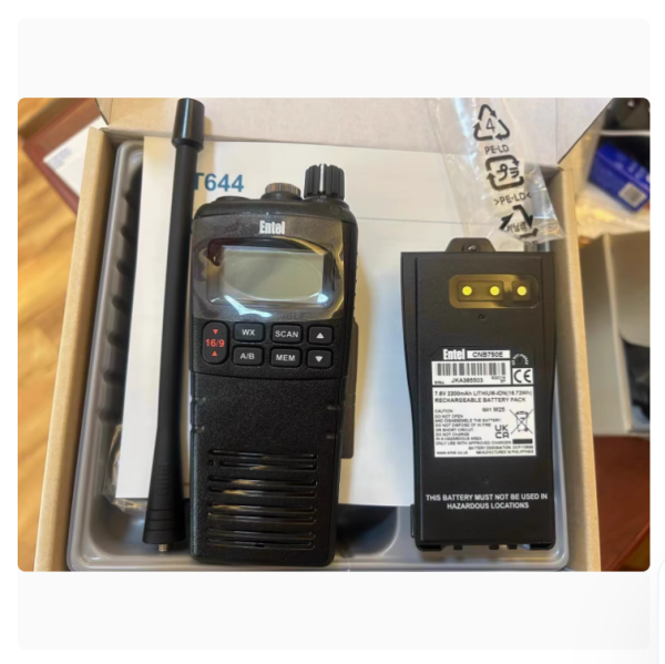 Entel HT644 VHF LCD Marine Two Way Radio - Image 4